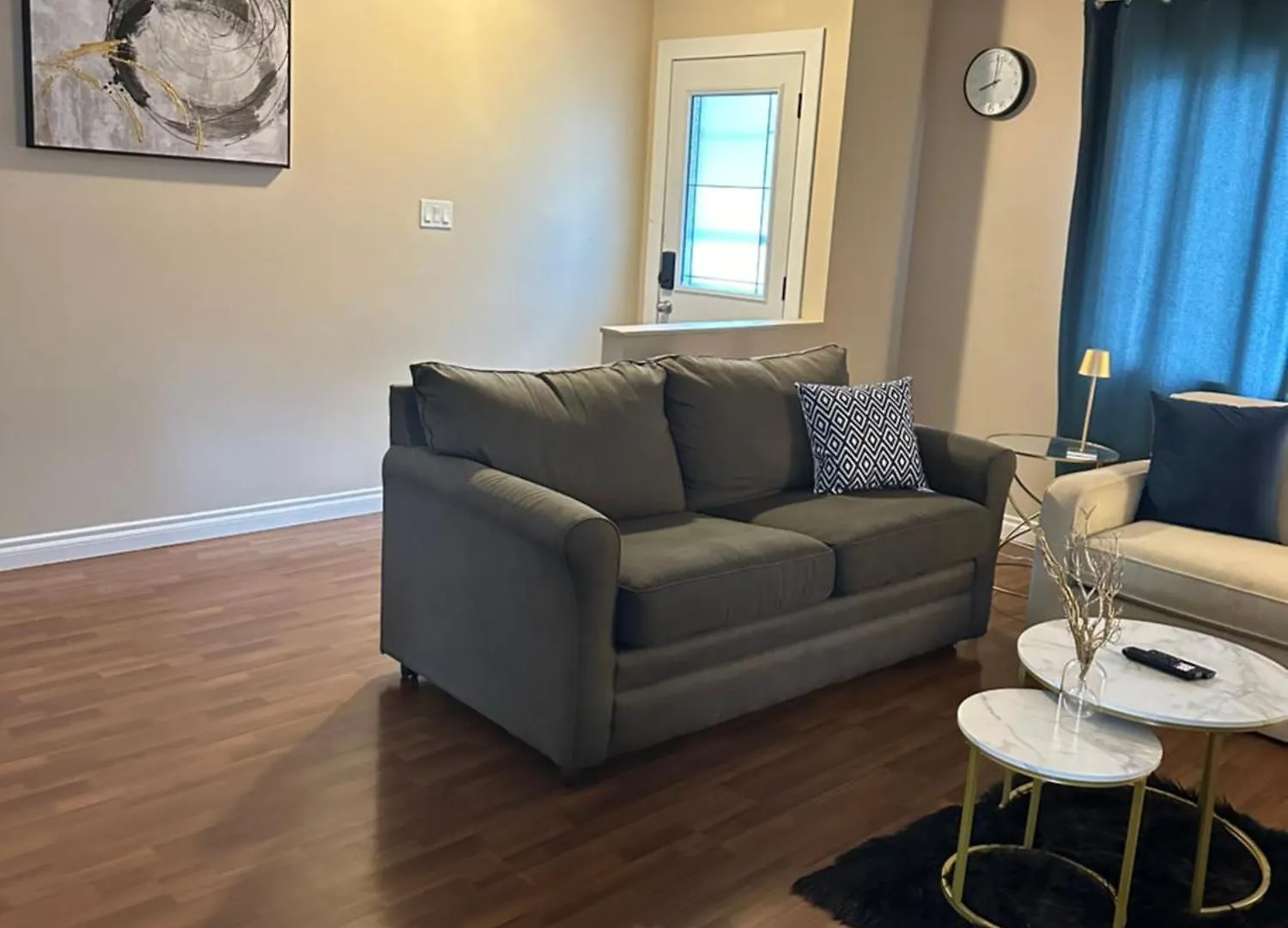 Sten Stay Edmonton Guest house