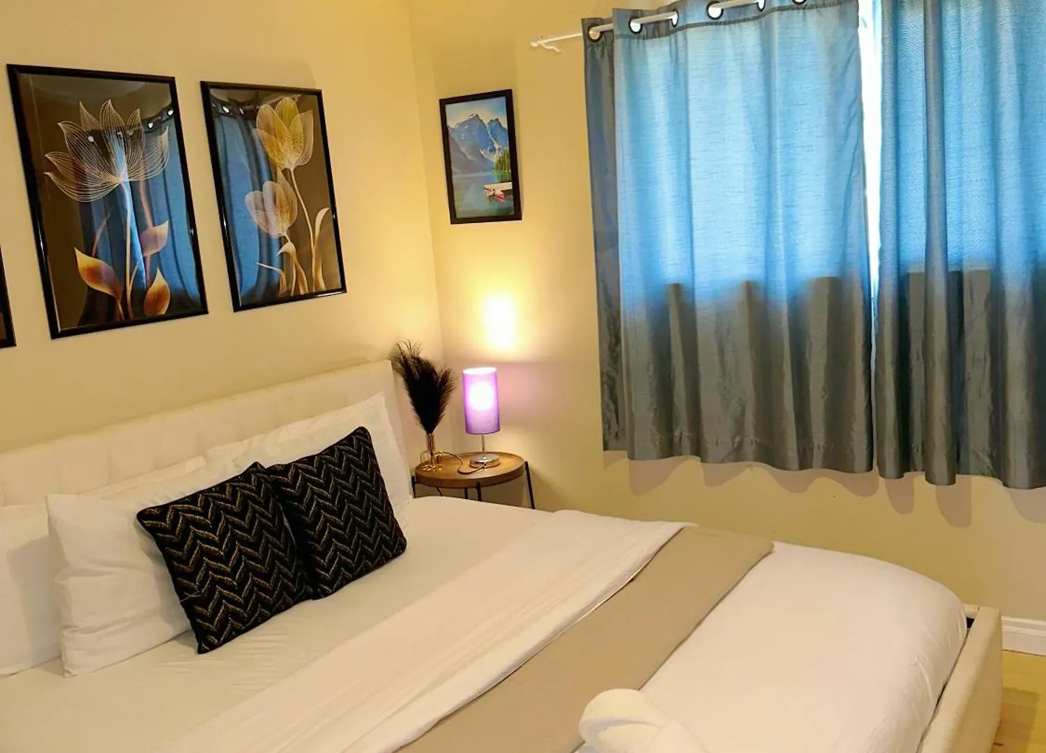 Sten Stay Edmonton Guest house